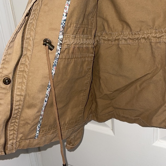 Tan Jacket - Picture 5 of 7